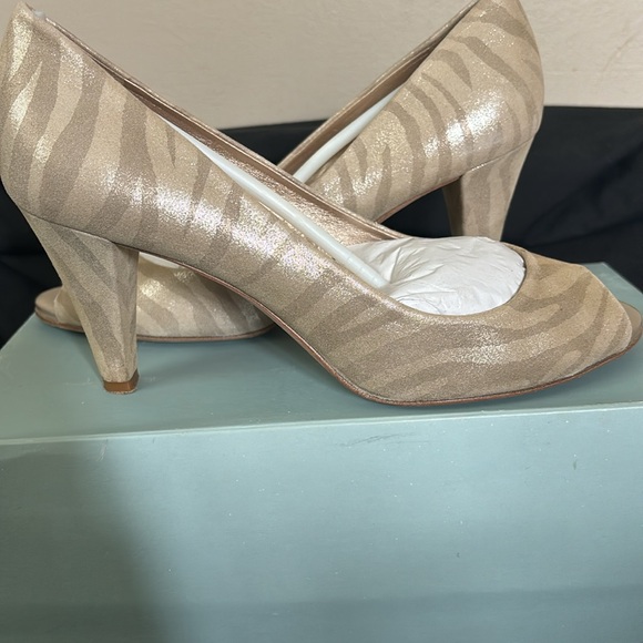 Antonio Melani Marion 713 Gold Met Zebra Pumps - Picture 4 of 10